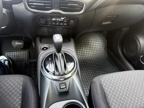 Nissan Juke N-CONNECTA + SAFETY + COLD - foto 16