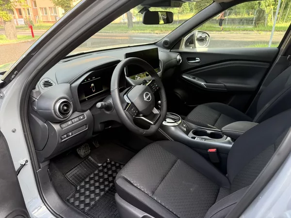 Nissan Juke N-CONNECTA + SAFETY + COLD - foto 17