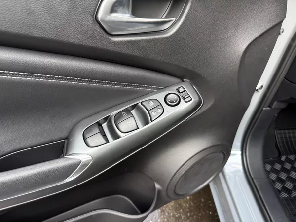 Nissan Juke N-CONNECTA + SAFETY + COLD - foto 19