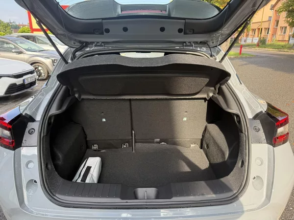 Nissan Juke N-CONNECTA + SAFETY + COLD - foto 9
