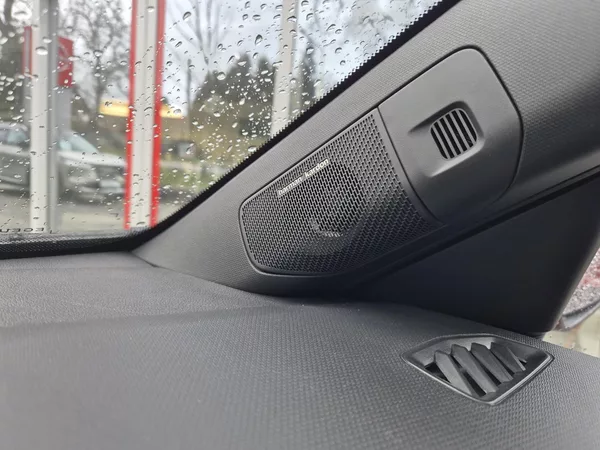 Nissan Micra EVOLVE 52kWh 150k - foto 20