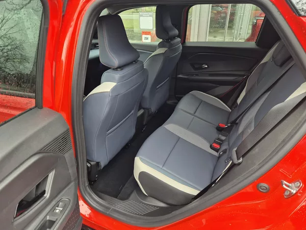 Nissan Micra EVOLVE 52kWh 150k - foto 22