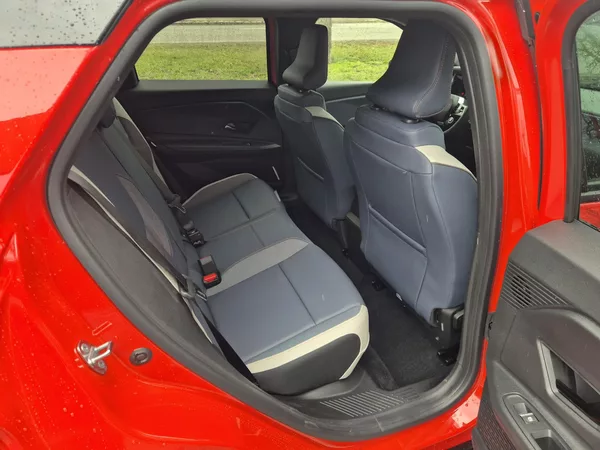 Nissan Micra EVOLVE 52kWh 150k - foto 23