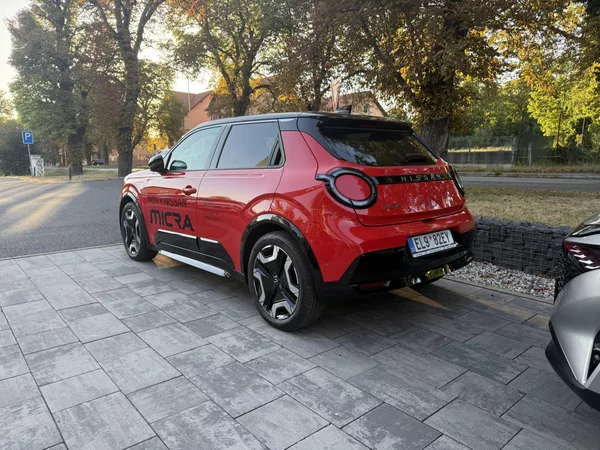 Nissan Micra EVOLVE 52kWh 150k - foto 4