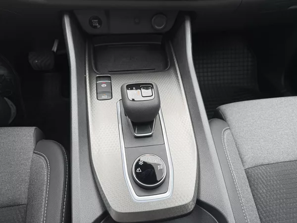 Nissan Qashqai 4WD N-CONNECTA + COLD PACK + G - foto 19