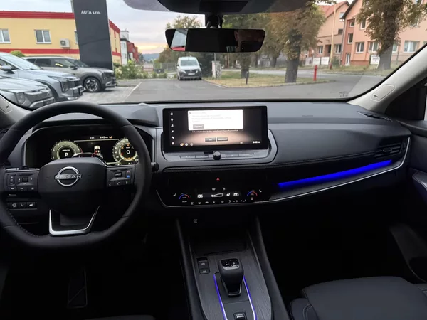 Nissan Qashqai DIG-T X-TRONIC TEKNA + BOSE - foto 10