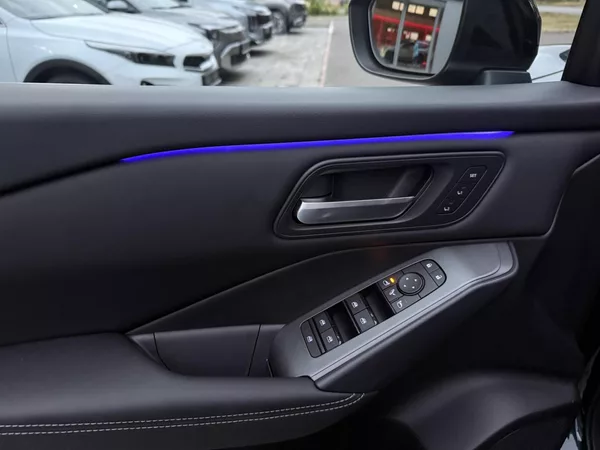 Nissan Qashqai DIG-T X-TRONIC TEKNA + BOSE - foto 15