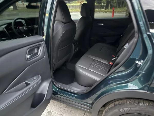 Nissan Qashqai DIG-T X-TRONIC TEKNA + BOSE - foto 17