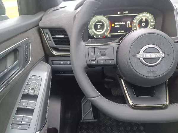 Nissan Qashqai 1,3DIG-T 116kW N-desing - foto 14