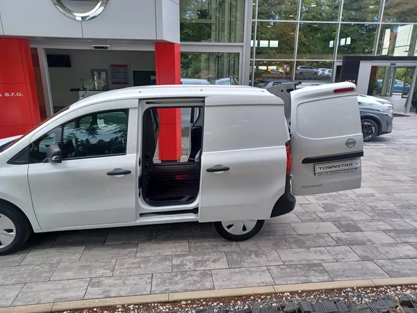 Nissan Townstar VAN EV 45kw, acenta - foto 9