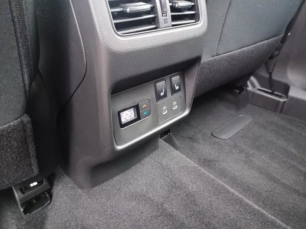 Nissan X-Trail 1.5VC-T ACENTA+Comfort Pack - foto 16
