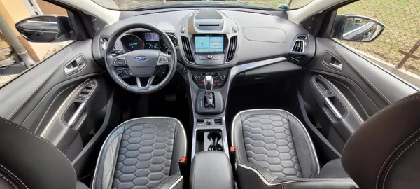 Ford Kuga 2,0TDCi 132kW DSG 4×4 Vignale - foto 19