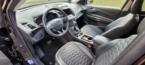 Ford Kuga 2,0TDCi 132kW DSG 4×4 Vignale - foto 21