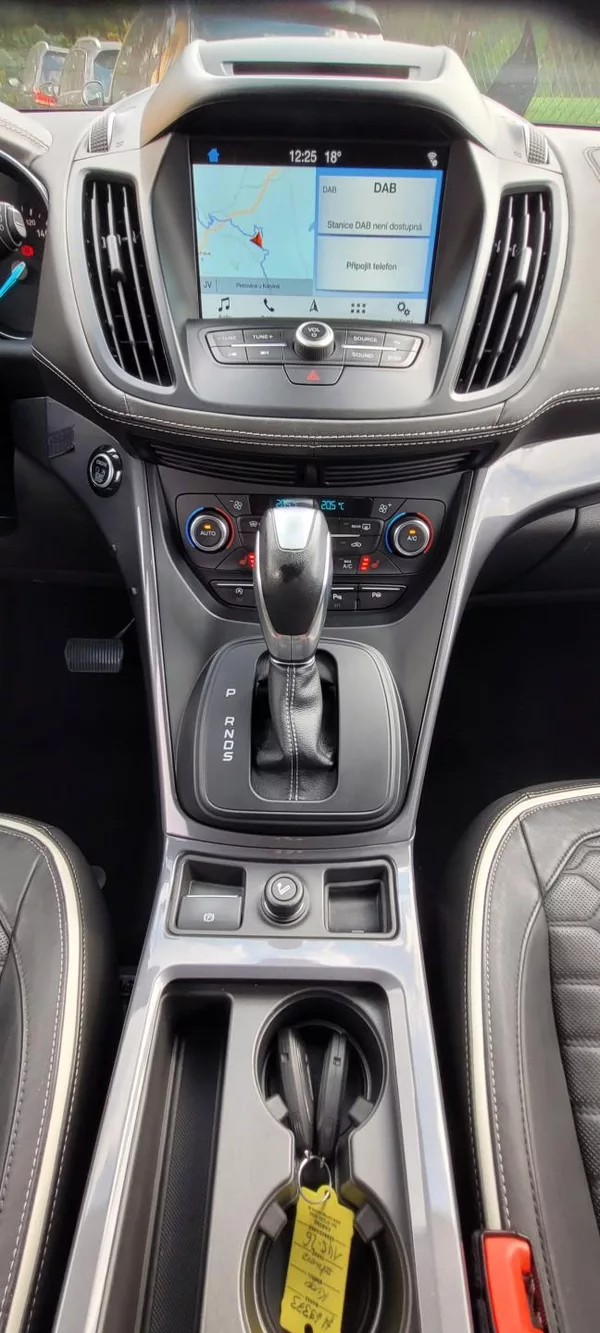 Ford Kuga 2,0TDCi 132kW DSG 4×4 Vignale - foto 22