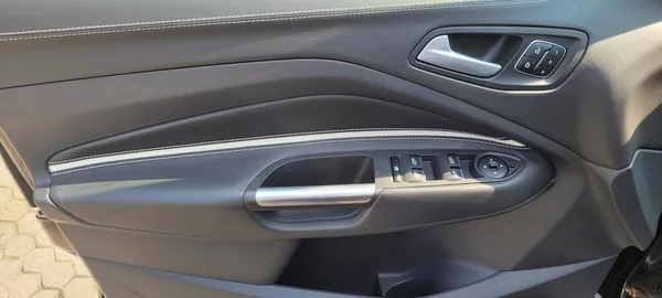 Ford Kuga 2,0TDCi 132kW DSG 4×4 Vignale - foto 40
