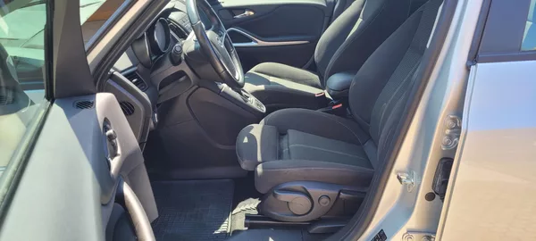 Opel Zafira 1,4i 103kW benzín Automat - foto 10