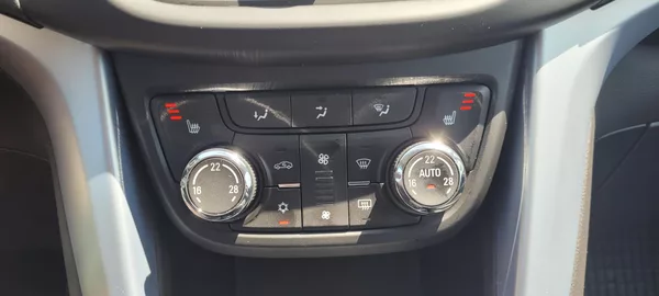 Opel Zafira 1,4i 103kW benzín Automat - foto 21