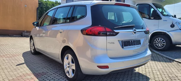 Opel Zafira 1,4i 103kW benzín Automat - foto 7