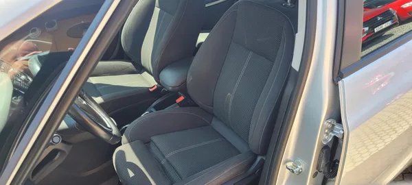 Opel Zafira 1,4i 103kW benzín Automat - foto 9