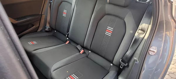 Seat Arona FR 1,5TSi 110kW benzín - foto 12