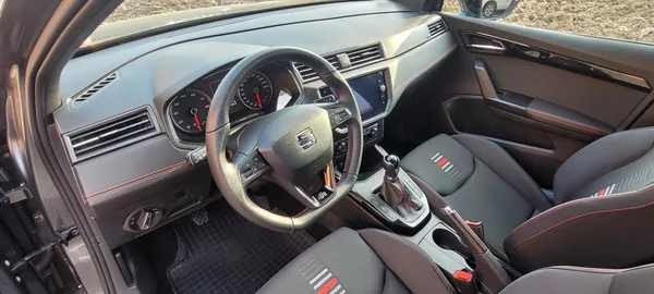 Seat Arona FR 1,5TSi 110kW benzín - foto 17