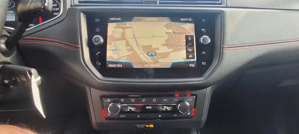 Seat Arona FR 1,5TSi 110kW benzín - foto 25