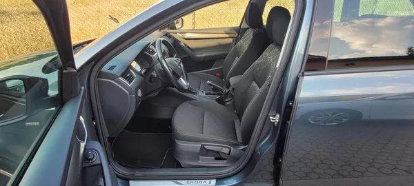 Škoda Octavia 2,0TDi 110kW DSG 4×4 „CLEVER“ - foto 11