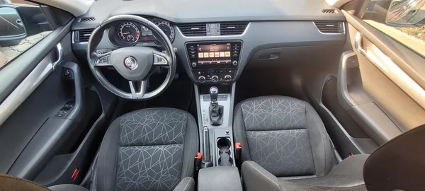 Škoda Octavia 2,0TDi 110kW DSG 4×4 „CLEVER“ - foto 15