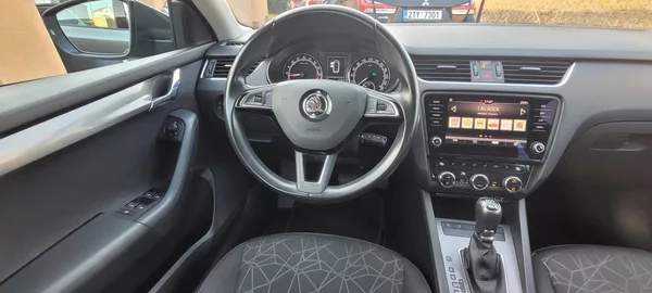 Škoda Octavia 2,0TDi 110kW DSG 4×4 „CLEVER“ - foto 17