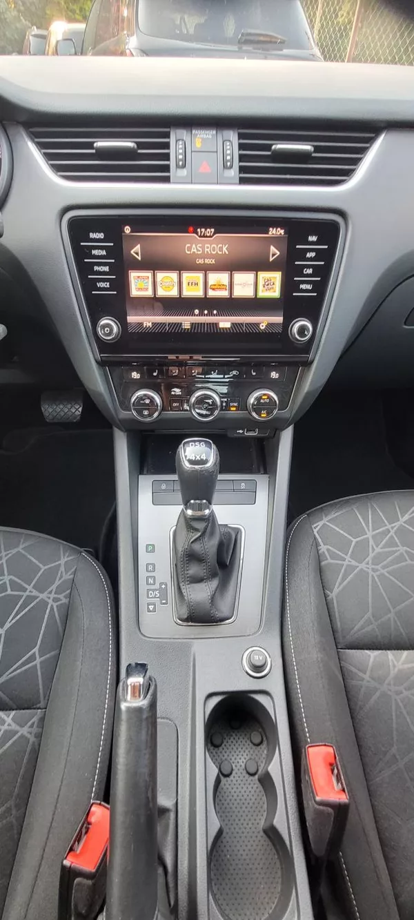 Škoda Octavia 2,0TDi 110kW DSG 4×4 „CLEVER“ - foto 18