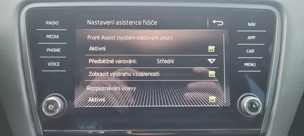 Škoda Octavia 2,0TDi 110kW DSG 4×4 „CLEVER“ - foto 21