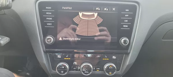 Škoda Octavia 2,0TDi 110kW DSG 4×4 „CLEVER“ - foto 25