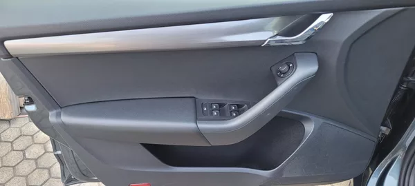 Škoda Octavia 2,0TDi 110kW DSG 4×4 „CLEVER“ - foto 32