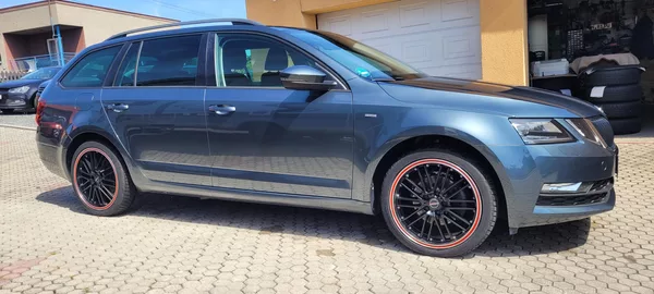 Škoda Octavia 2,0TDi 110kW DSG 4×4 „CLEVER“ - foto 4
