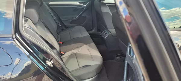 Volkswagen Golf 1,2TSi 77kW benzín DSG Comfort - foto 12