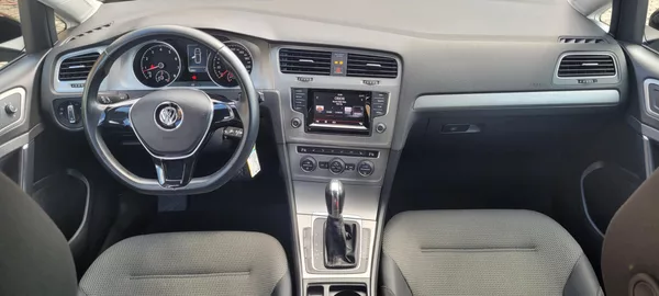 Volkswagen Golf 1,2TSi 77kW benzín DSG Comfort - foto 17