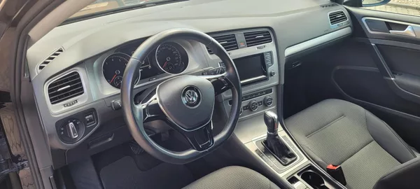 Volkswagen Golf 1,2TSi 77kW benzín DSG Comfort - foto 19