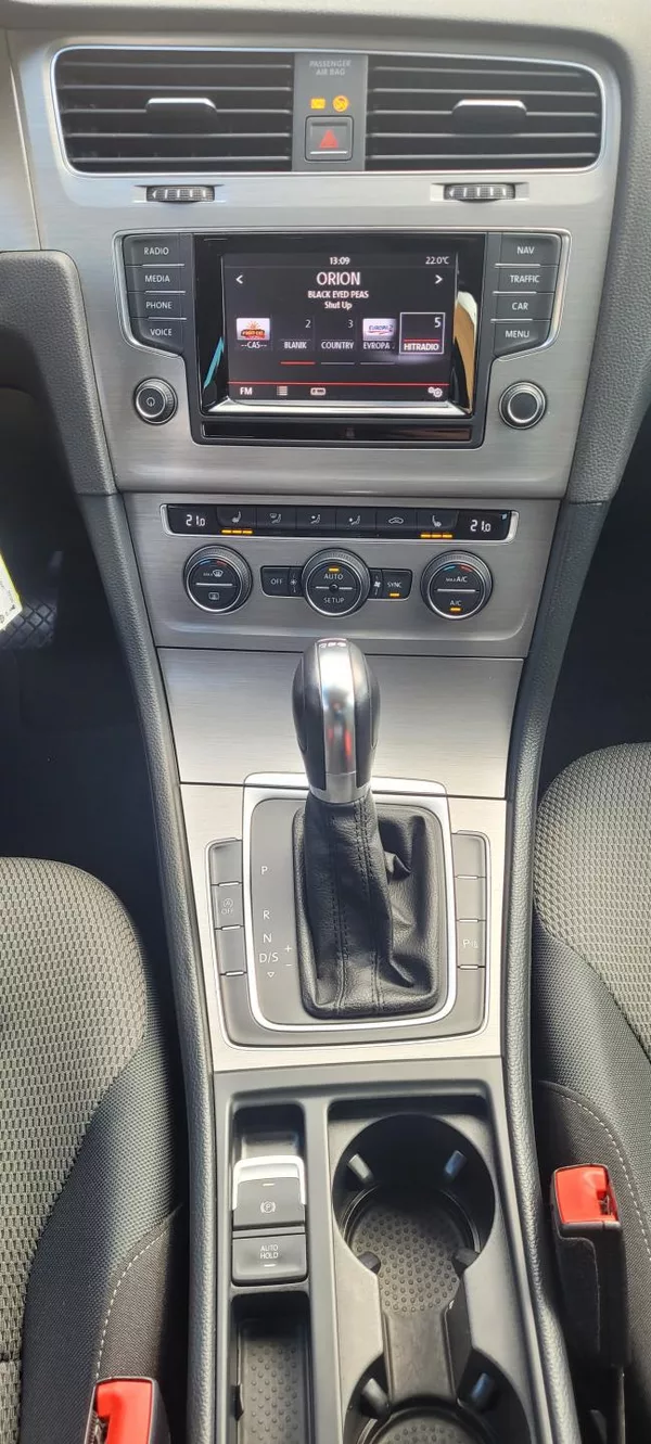Volkswagen Golf 1,2TSi 77kW benzín DSG Comfort - foto 21