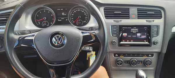 Volkswagen Golf 1,2TSi 77kW benzín DSG Comfort - foto 30
