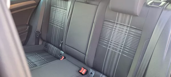 Volkswagen Golf 7 1,2 TSi 81kW benzín Lounge - foto 12