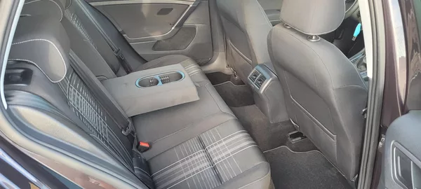 Volkswagen Golf 7 1,2 TSi 81kW benzín Lounge - foto 14