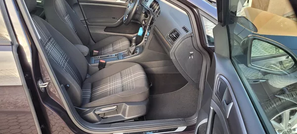 Volkswagen Golf 7 1,2 TSi 81kW benzín Lounge - foto 15