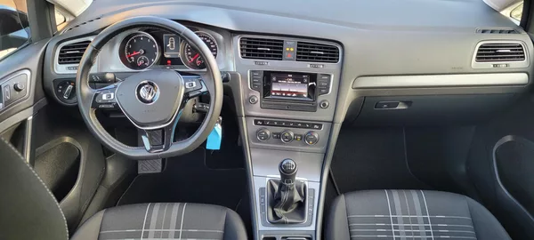 Volkswagen Golf 7 1,2 TSi 81kW benzín Lounge - foto 18