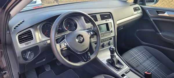 Volkswagen Golf 7 1,2 TSi 81kW benzín Lounge - foto 20