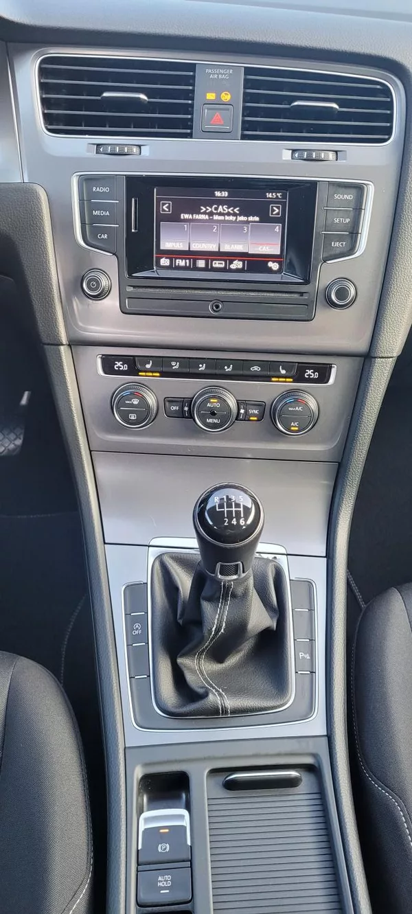 Volkswagen Golf 7 1,2 TSi 81kW benzín Lounge - foto 22