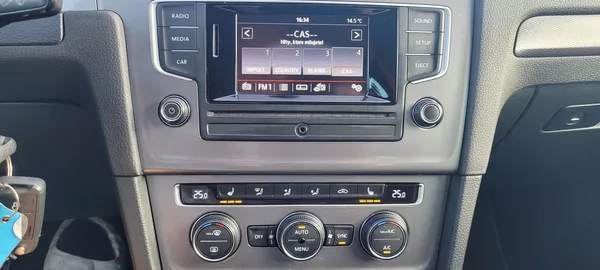 Volkswagen Golf 7 1,2 TSi 81kW benzín Lounge - foto 25
