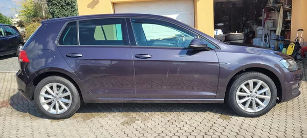 Volkswagen Golf 7 1,2 TSi 81kW benzín Lounge - foto 4