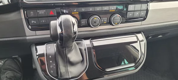 Volkswagen Multivan T6 2,0TDi 150kW DSG 4×4 7.mist - foto 31