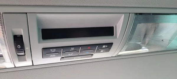 Volkswagen Multivan T6 2,0TDi 150kW DSG 4×4 7.mist - foto 44