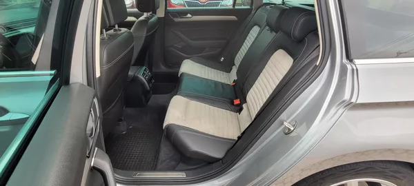 Volkswagen Passat Variant 2,0TDi 176kW DSG 4×4 - foto 11